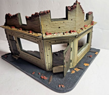 FORCES OF VALOR MILITARY DIORAMA BOMBED BUILDING TOY SOLDIER SCENE 1:32 4 PIECES picture