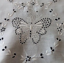 Vintage Madeira Linen Embroidered Butterflies Tablecloth Topper Eyelets 34