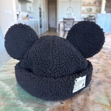 NWT Tokyo Disney Mickey Ears Fleece Beanie Hat Black Park Exclusive Limited picture